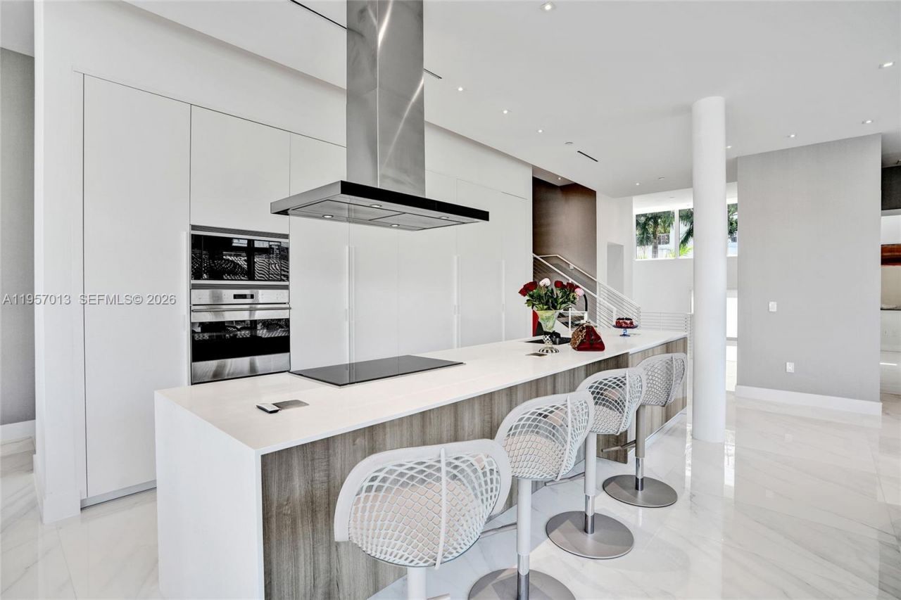 3750 Yacht Club Dr , Unit TH1, Aventura, FL 33180 Photo