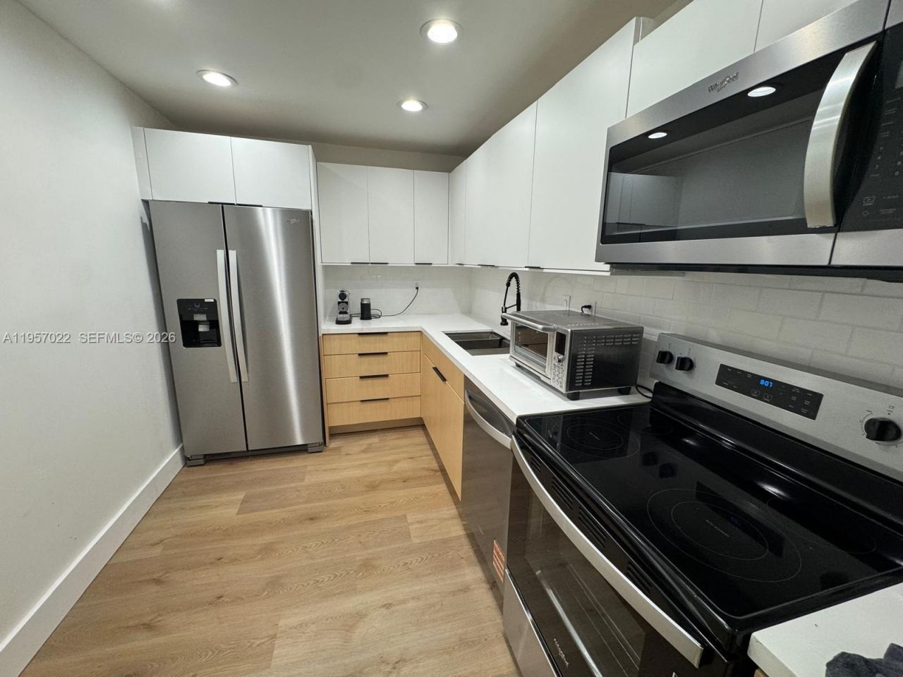 3731 N Country Club Dr , Unit 126, Aventura, FL 33180 Photo