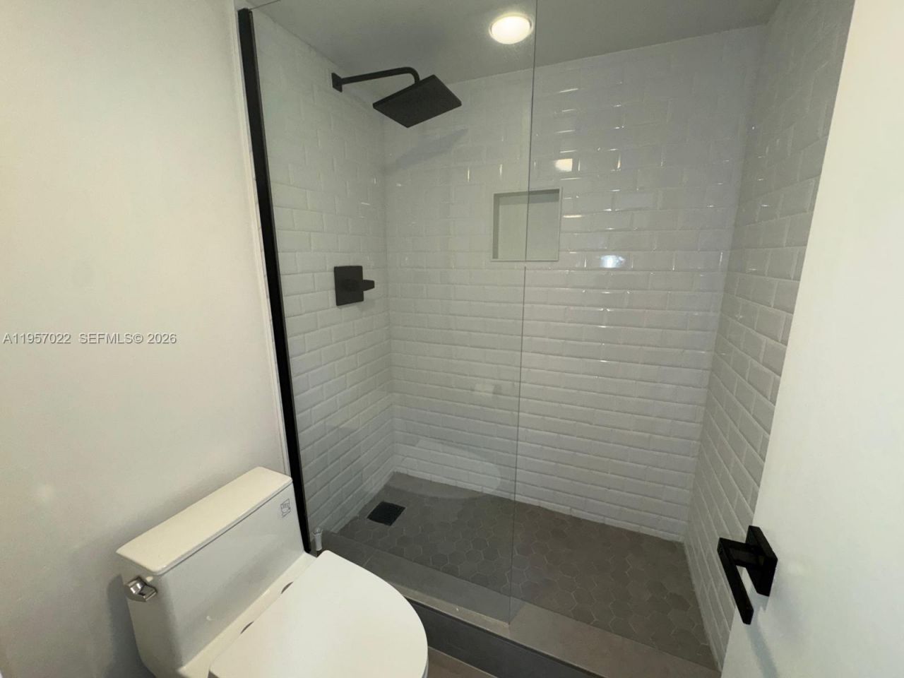 3731 N Country Club Dr , Unit 126, Aventura, FL 33180 Photo