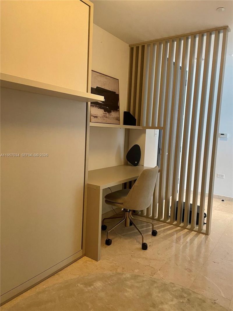 88 SW 7th St, Unit 2404, Miami, FL 33130 Photo