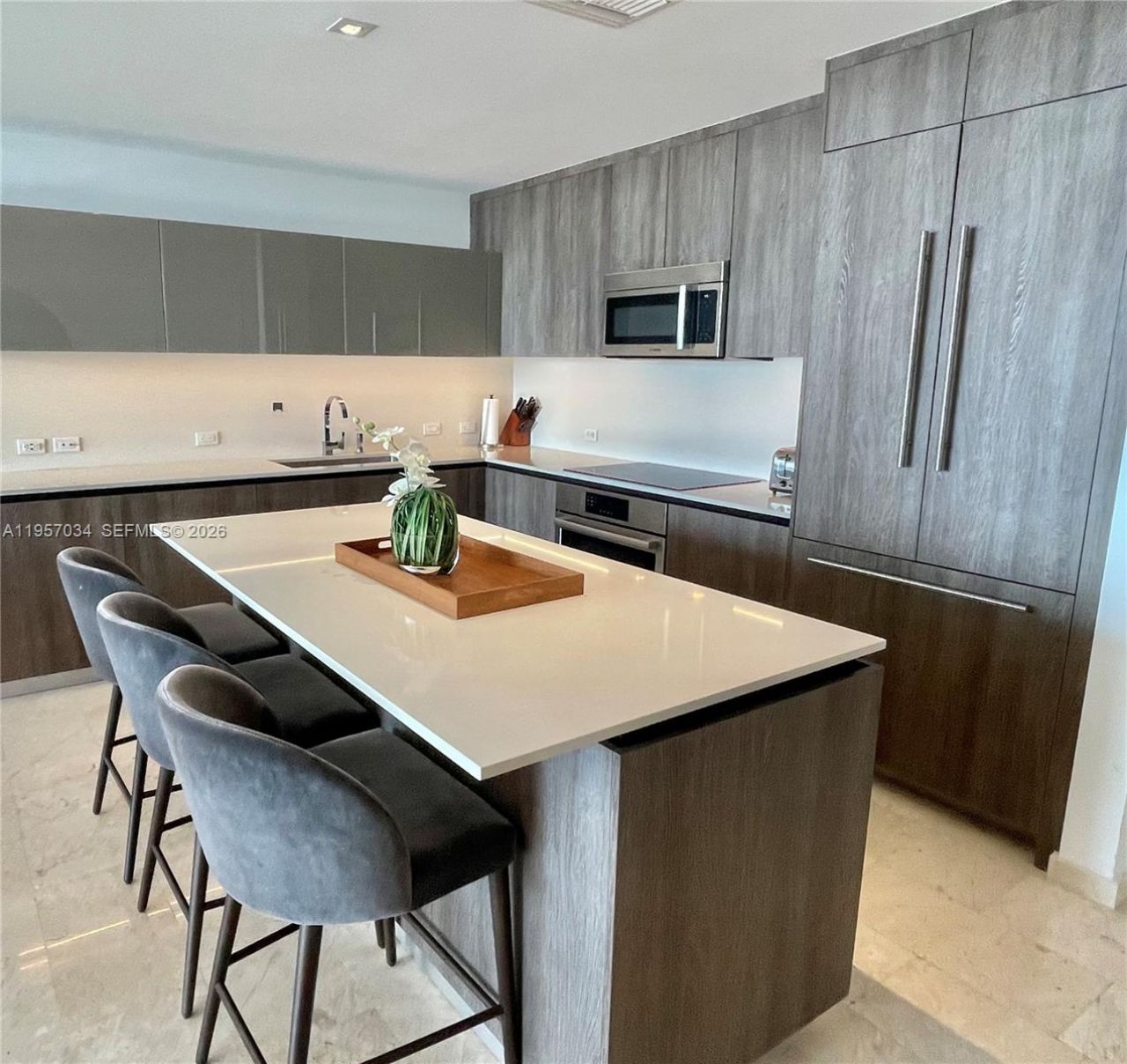 88 SW 7th St, Unit 2404, Miami, FL 33130 Photo