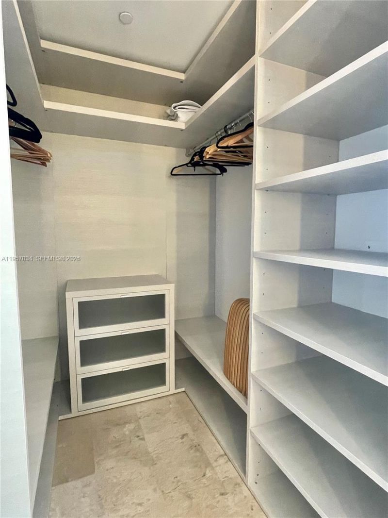 88 SW 7th St, Unit 2404, Miami, FL 33130 Photo