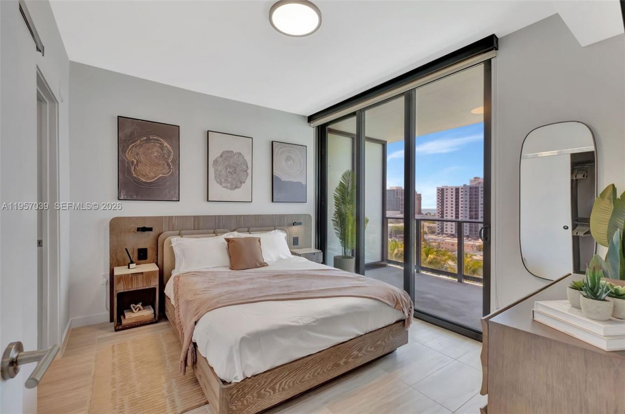 580 72nd Street , Unit 808, Miami Beach, FL 33141 Photo