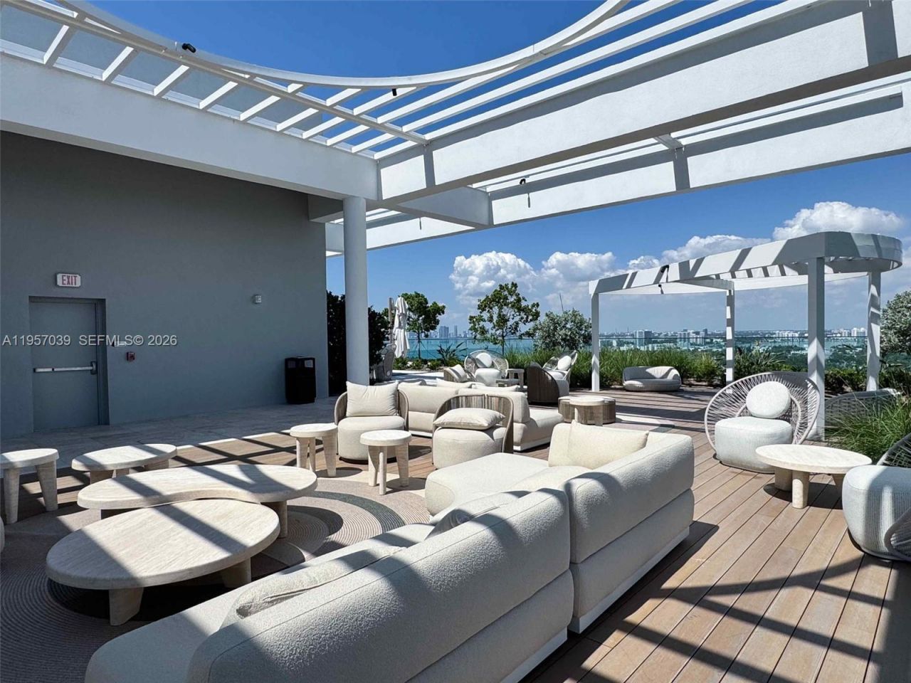 580 72nd Street , Unit 808, Miami Beach, FL 33141 Photo