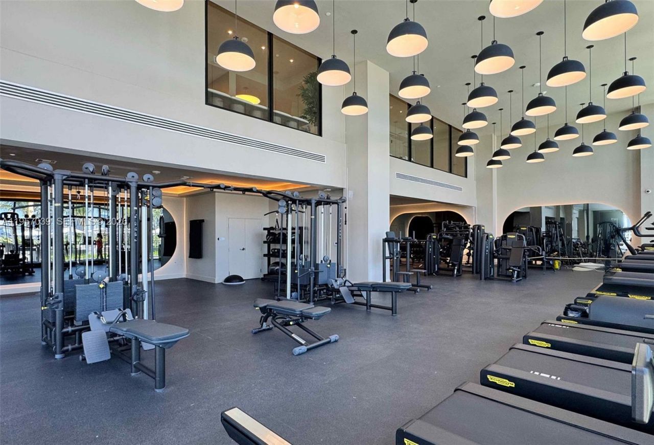 580 72nd Street , Unit 808, Miami Beach, FL 33141 Photo