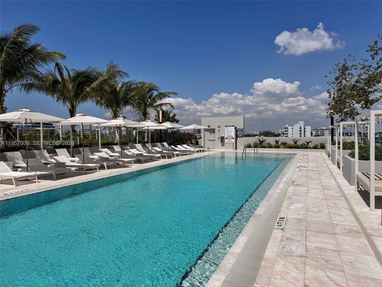 580 72nd Street , Unit 808, Miami Beach, FL 33141 Photo