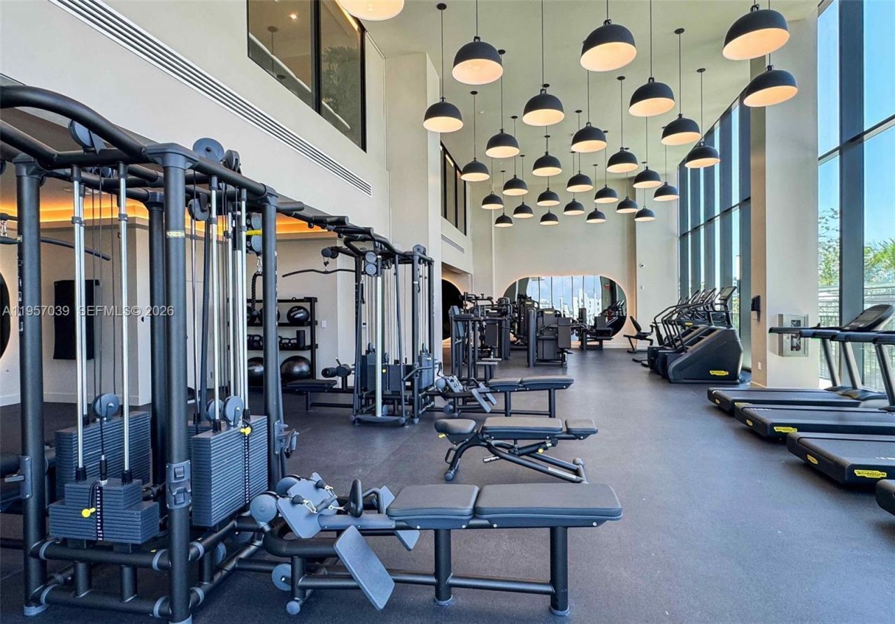 580 72nd Street , Unit 808, Miami Beach, FL 33141 Photo