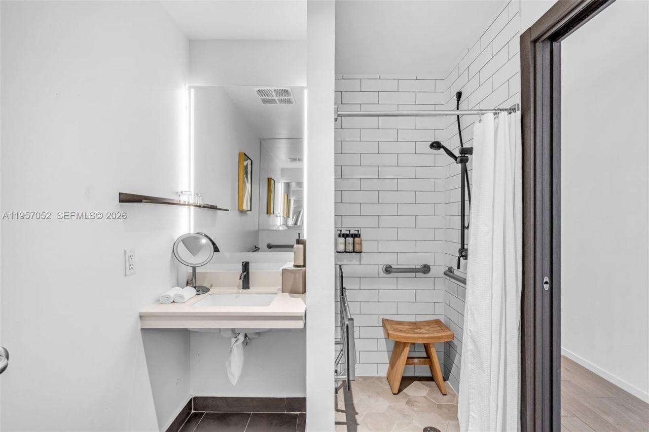 Please Call For Address, Unit 4115, Miami, FL 33132 Photo