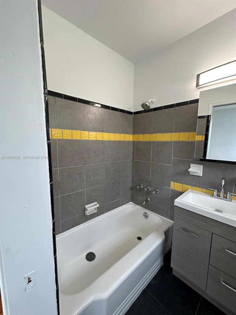 1289 Marseille Dr, Unit 50, Miami Beach, FL 33141 Photo