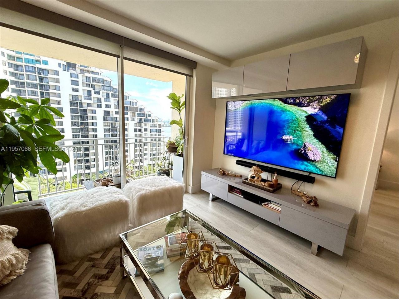 770 Claughton Island Dr , Unit 1503, Miami, FL 33131 Photo