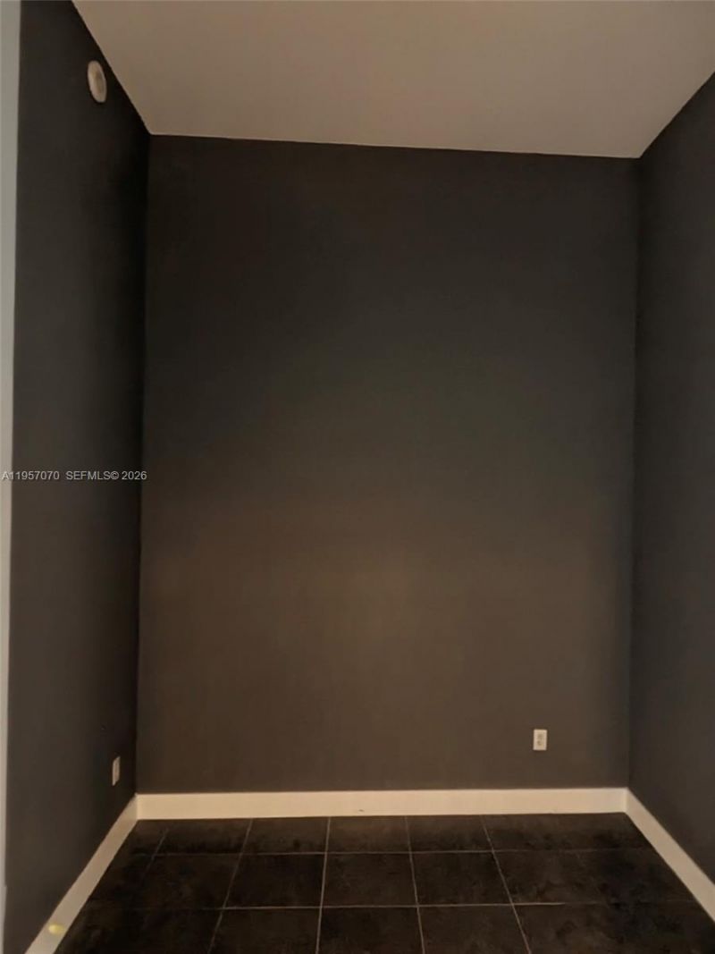 1900 N Bayshore Dr , Unit 505, Miami, FL 33132 Photo