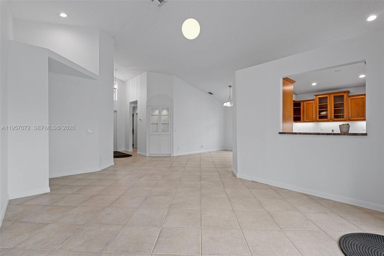 332 Bridgeton Rd, Weston, FL 33326 Photo