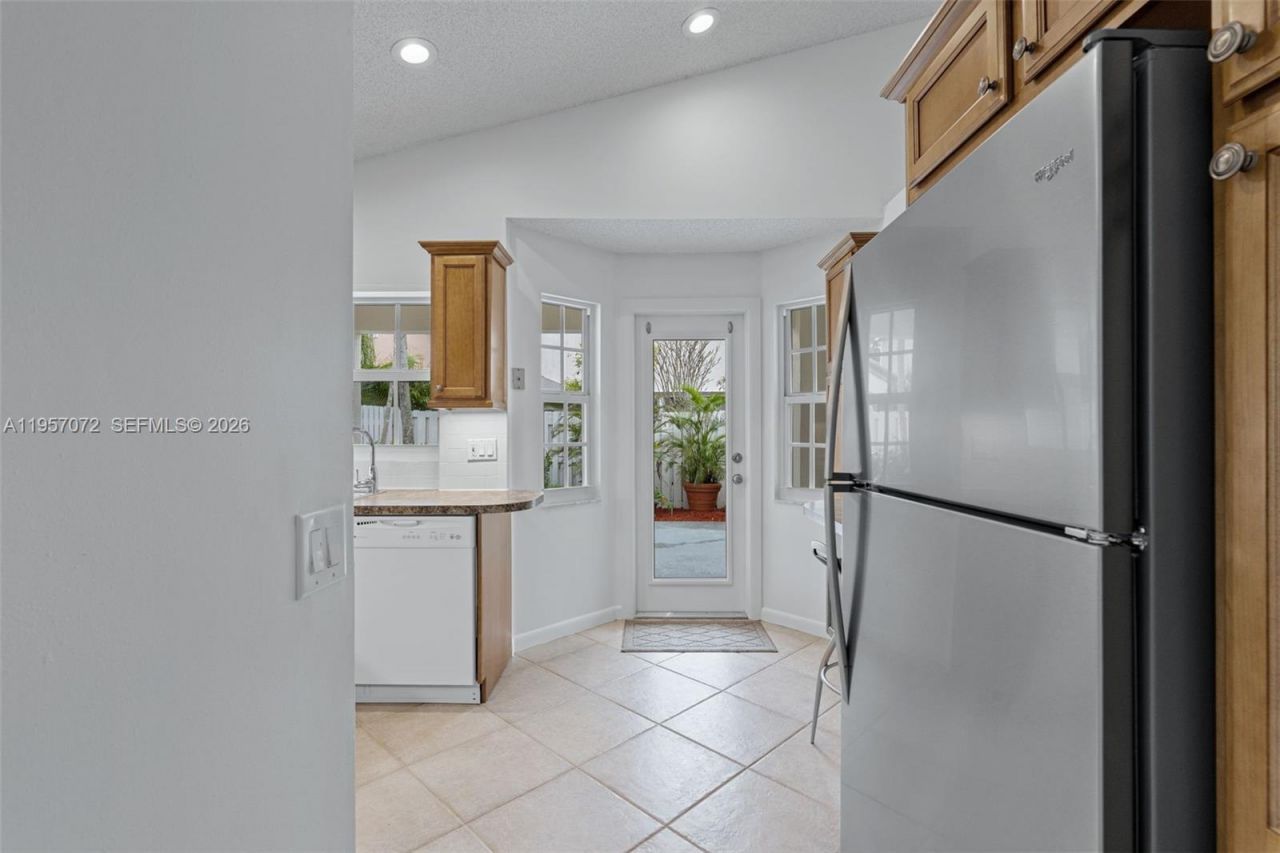 332 Bridgeton Rd, Weston, FL 33326 Photo