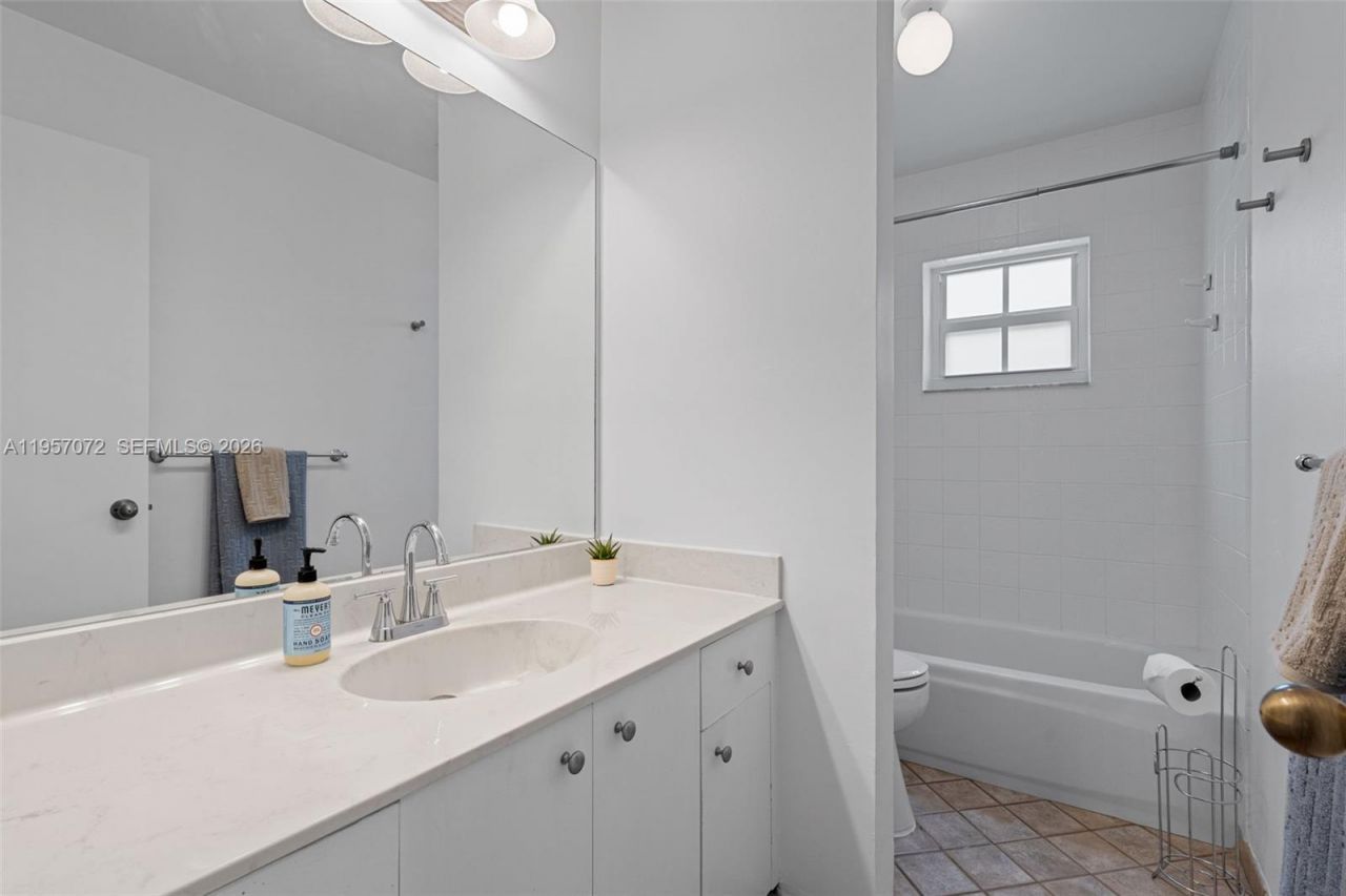 332 Bridgeton Rd, Weston, FL 33326 Photo