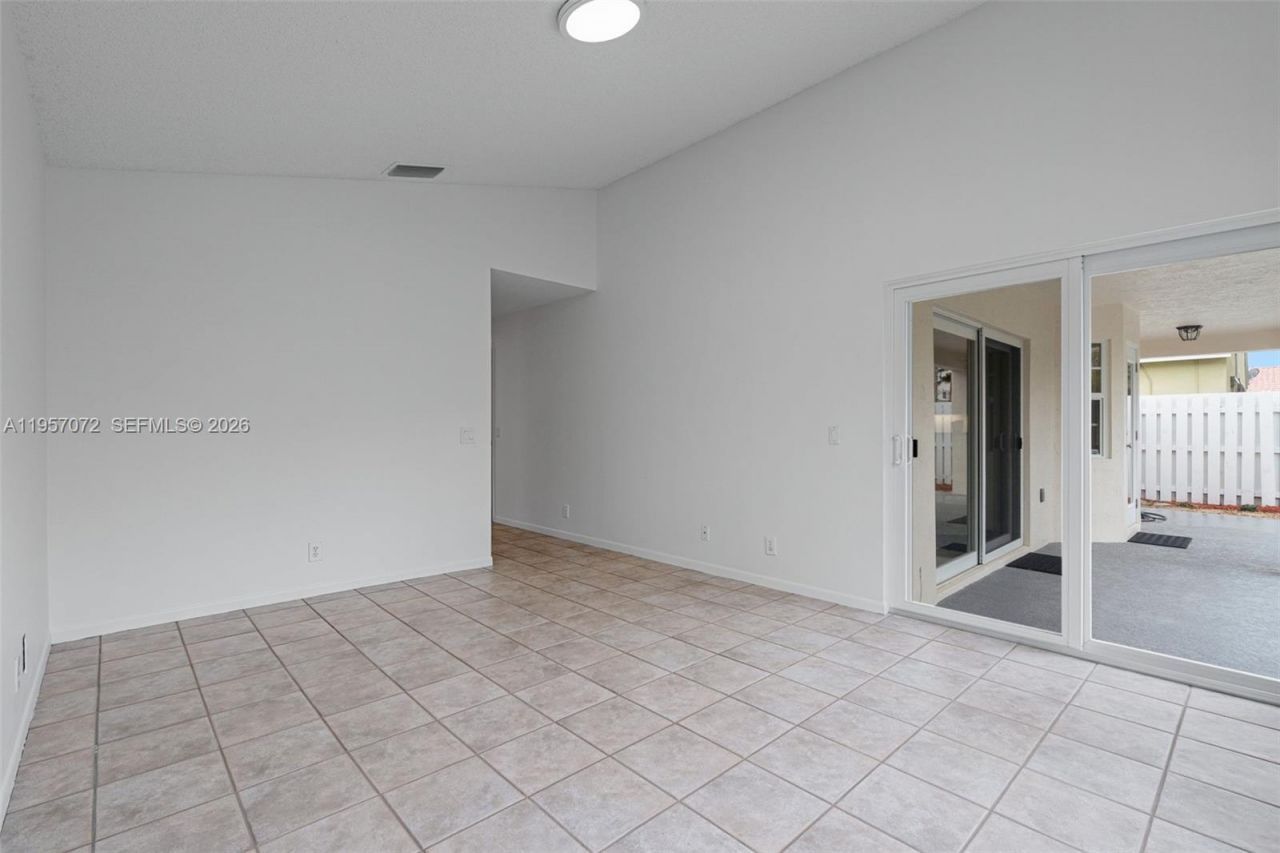 332 Bridgeton Rd, Weston, FL 33326 Photo