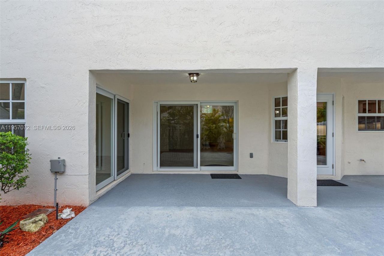 332 Bridgeton Rd, Weston, FL 33326 Photo