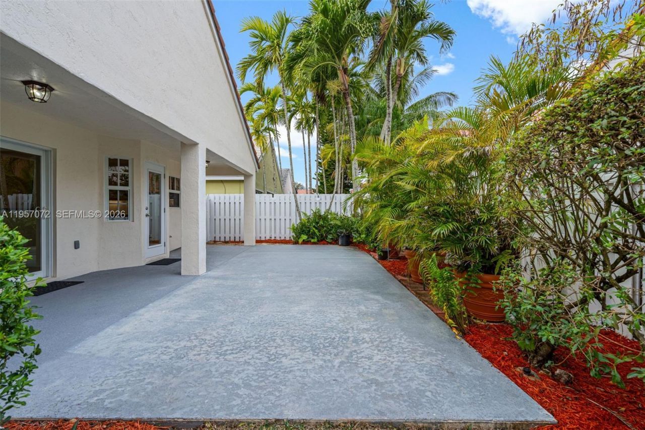 332 Bridgeton Rd, Weston, FL 33326 Photo