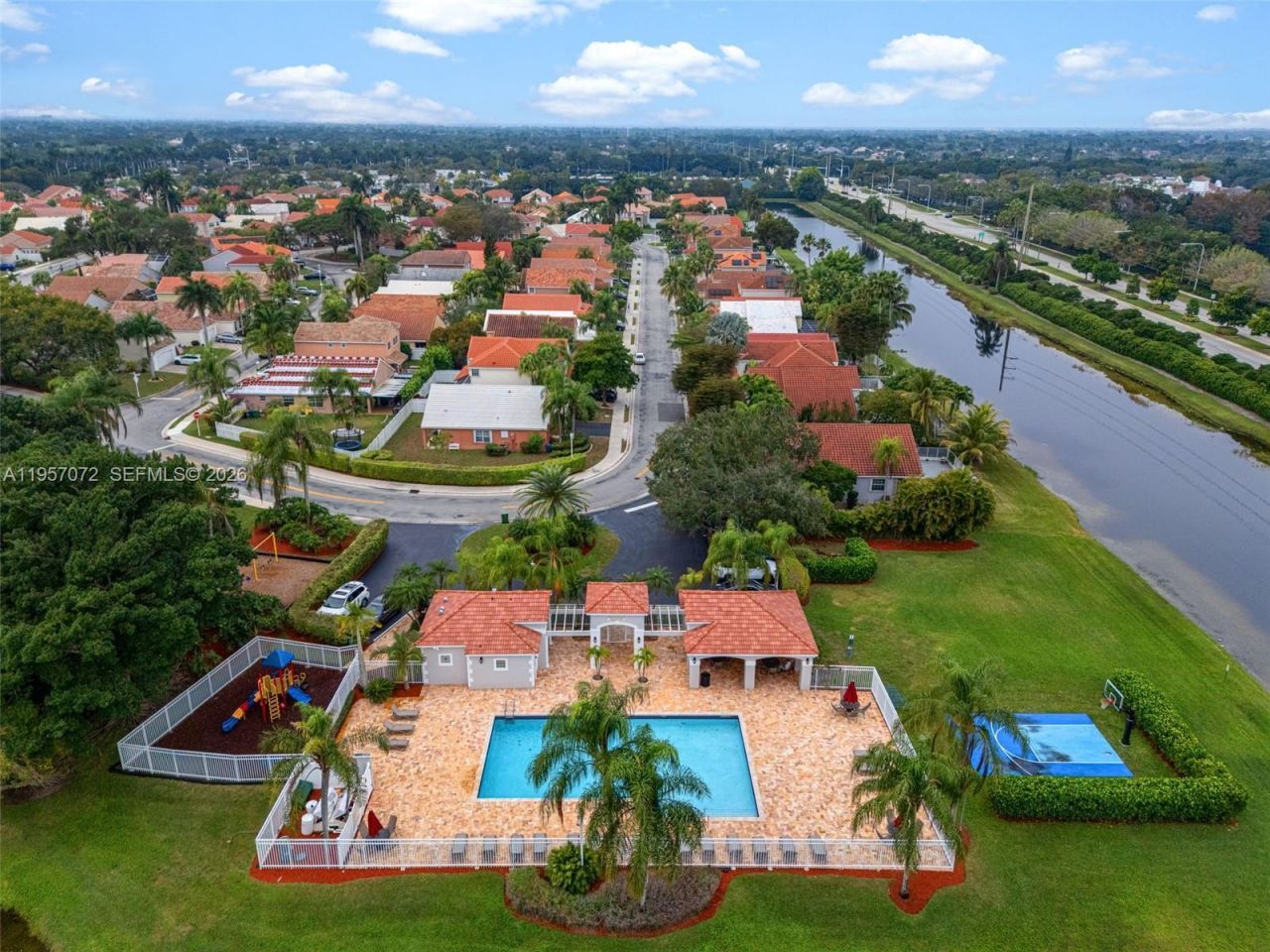 332 Bridgeton Rd, Weston, FL 33326 Photo