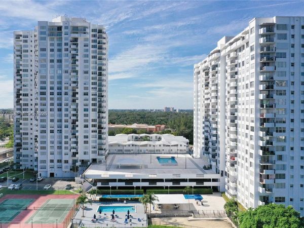 2780 NE 183rd St, Unit 1411, Aventura, FL 33160