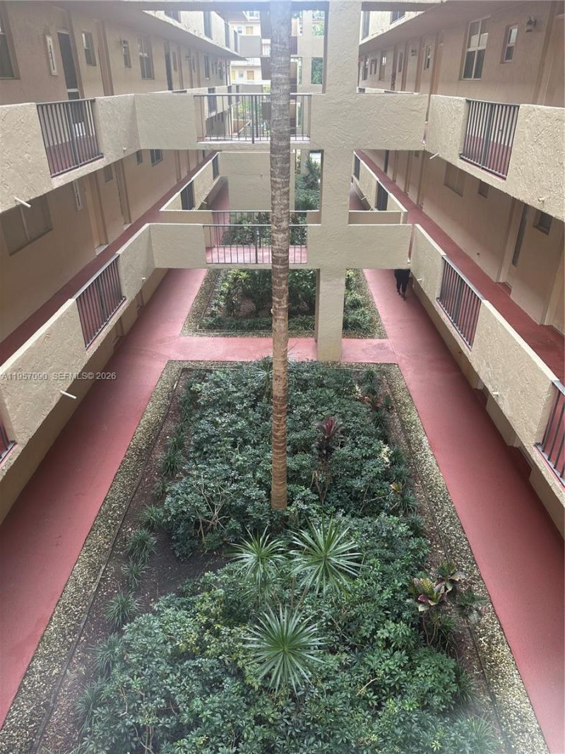 410 NW 68th Ave, Unit 318, Plantation, FL 33317 Photo