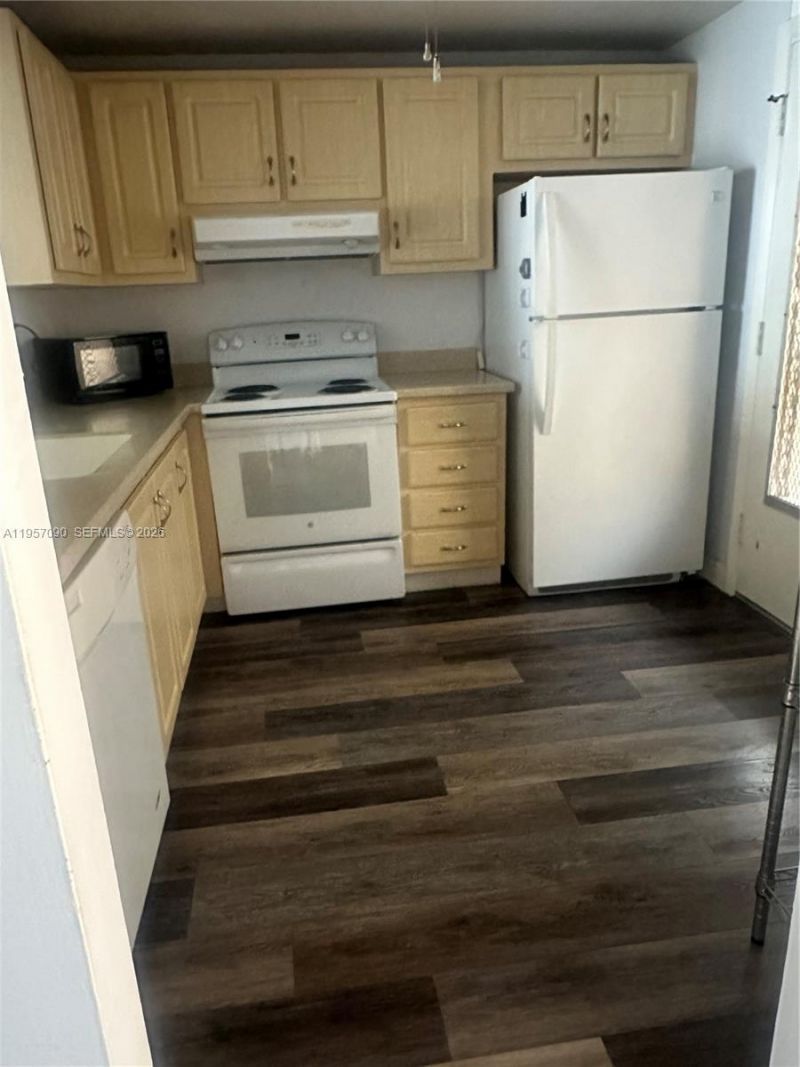 410 NW 68th Ave, Unit 318, Plantation, FL 33317 Photo