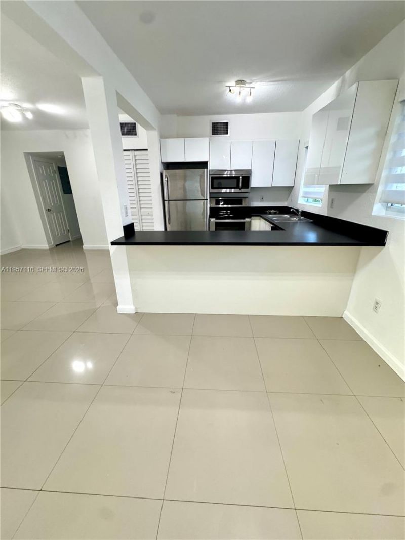 8035 Crespi Blvd, Unit 1, Miami Beach, FL 33141 Photo
