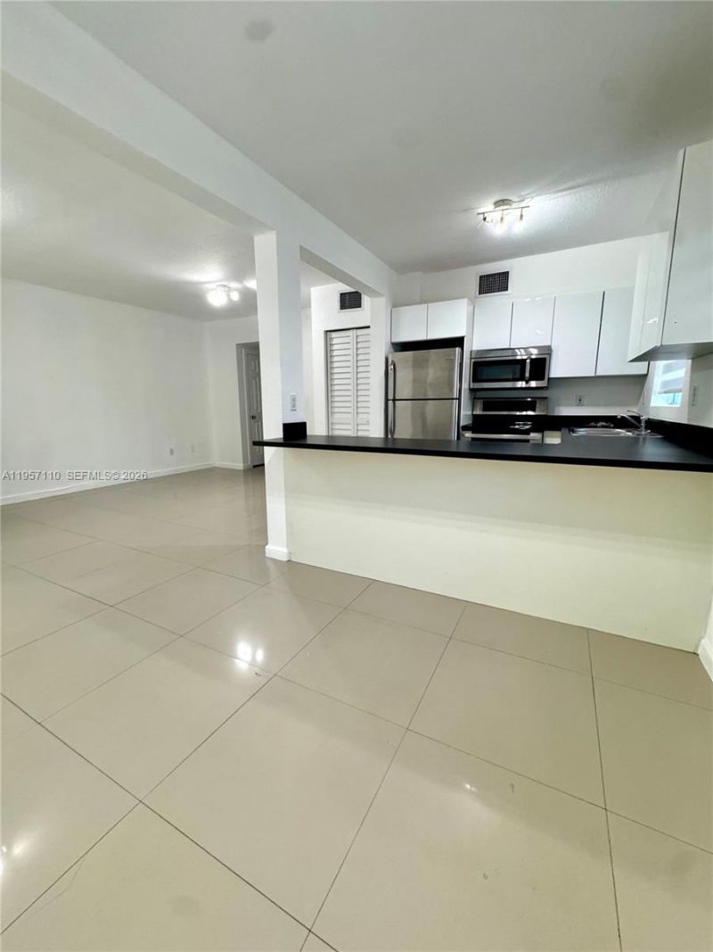8035 Crespi Blvd, Unit 1, Miami Beach, FL 33141 Photo