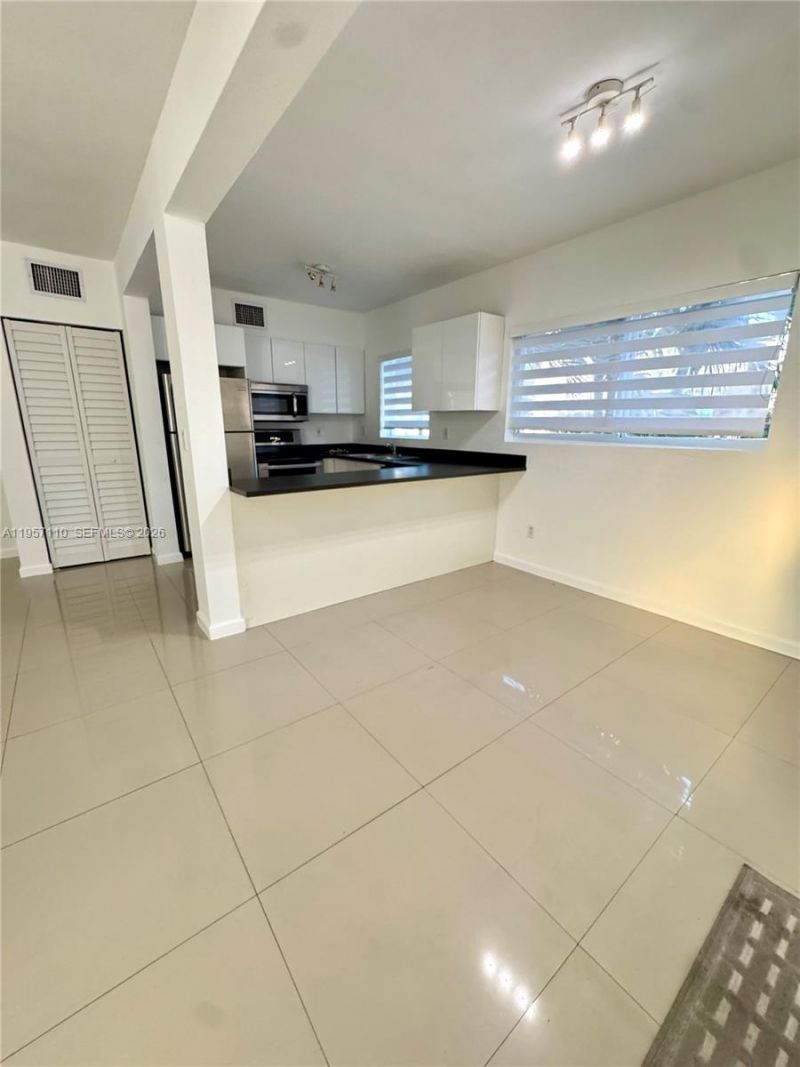 8035 Crespi Blvd, Unit 1, Miami Beach, FL 33141 Photo