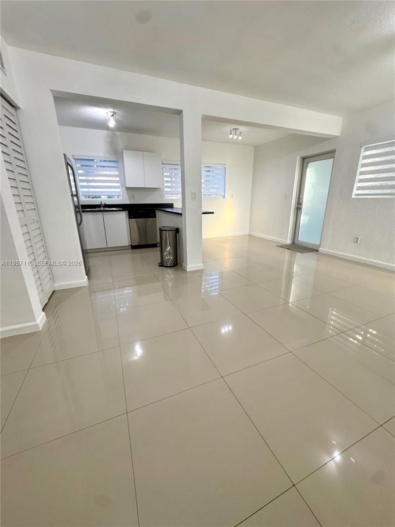 8035 Crespi Blvd, Unit 1, Miami Beach, FL 33141 Photo