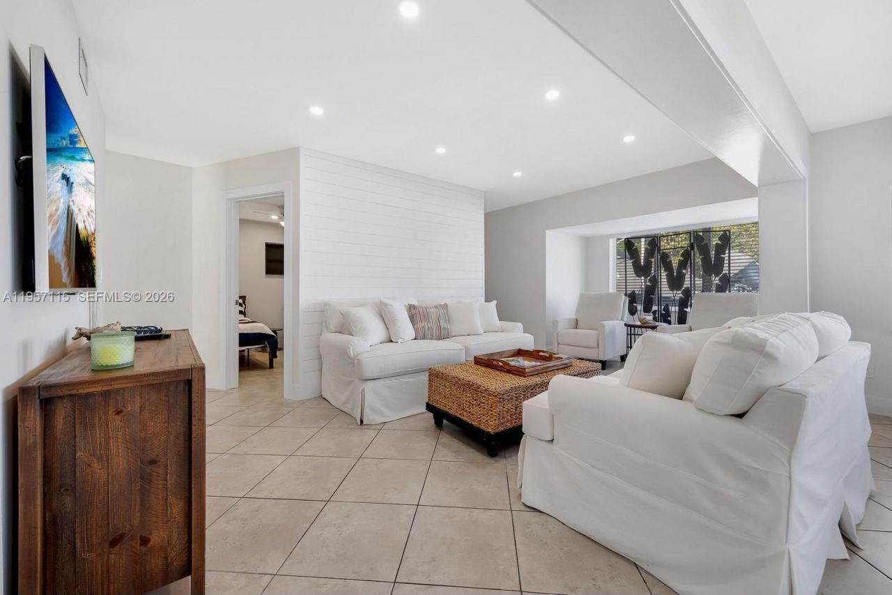 230 Jolly Roger Dr , Key Largo, FL 33037 Photo