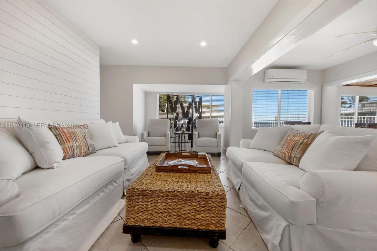 230 Jolly Roger Dr , Key Largo, FL 33037 Photo