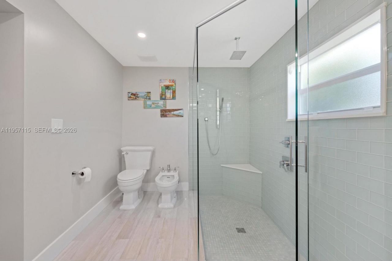 230 Jolly Roger Dr , Key Largo, FL 33037 Photo