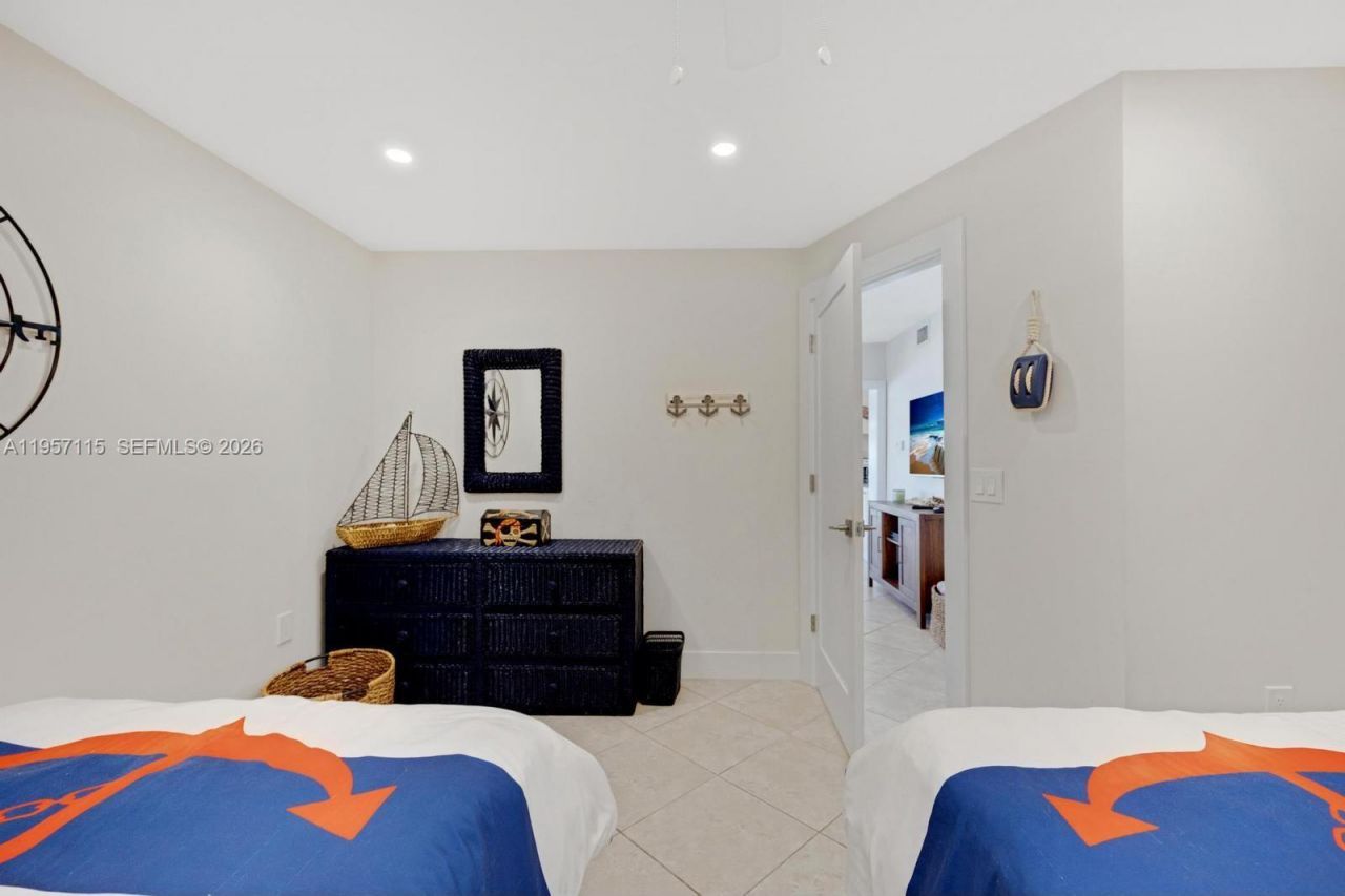 230 Jolly Roger Dr , Key Largo, FL 33037 Photo