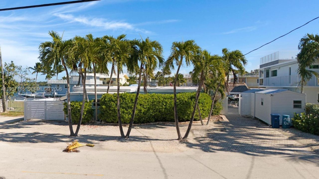 230 Jolly Roger Dr , Key Largo, FL 33037 Photo
