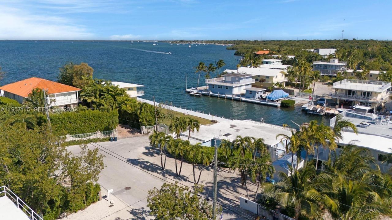 230 Jolly Roger Dr , Key Largo, FL 33037 Photo