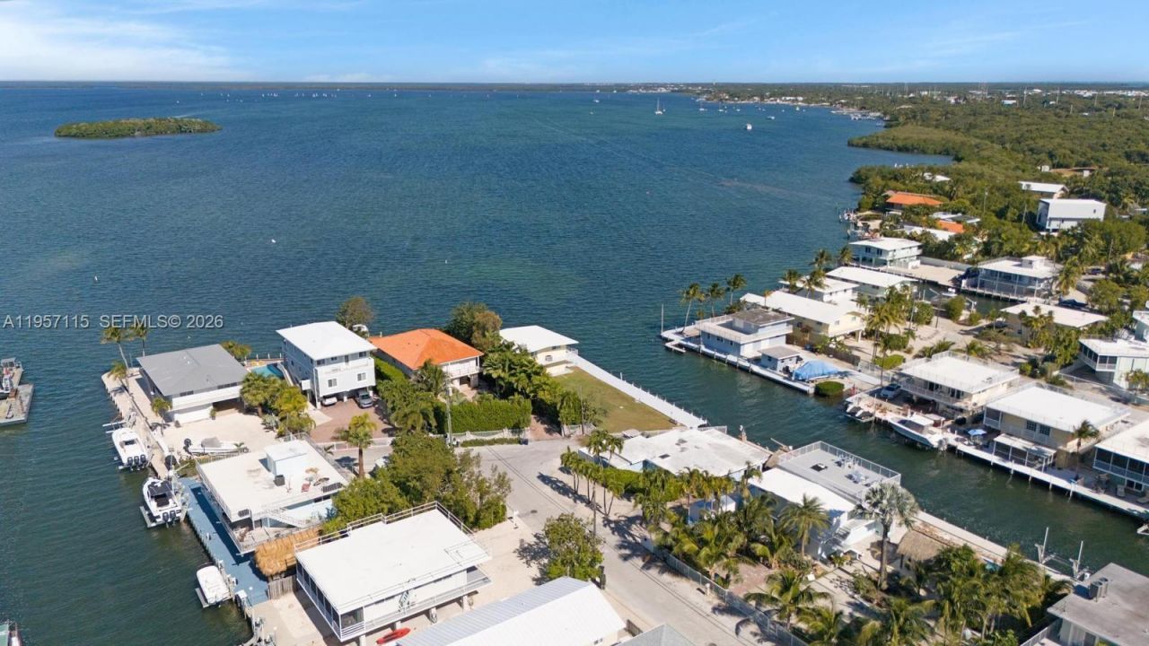 230 Jolly Roger Dr , Key Largo, FL 33037 Photo