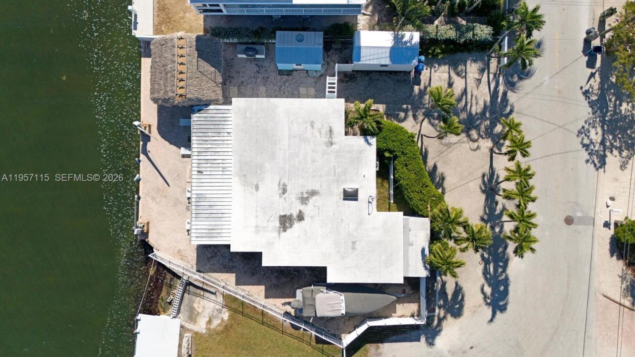 230 Jolly Roger Dr , Key Largo, FL 33037 Photo