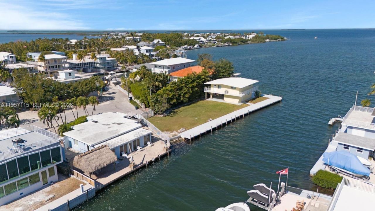 230 Jolly Roger Dr , Key Largo, FL 33037 Photo