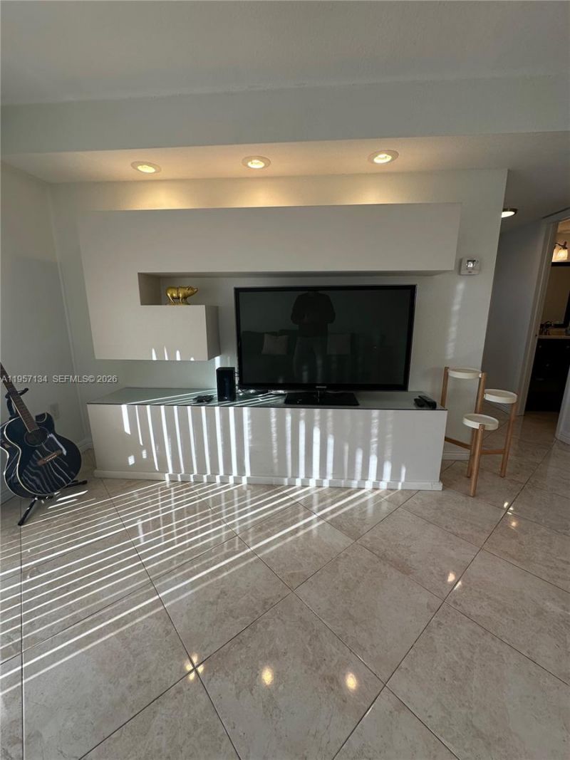 1334 Collins Ave, Unit 204, Miami Beach, FL 33139 Photo