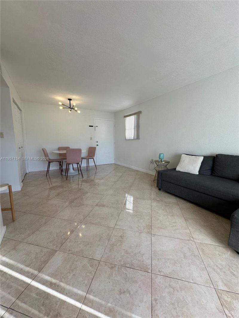 1334 Collins Ave, Unit 204, Miami Beach, FL 33139 Photo