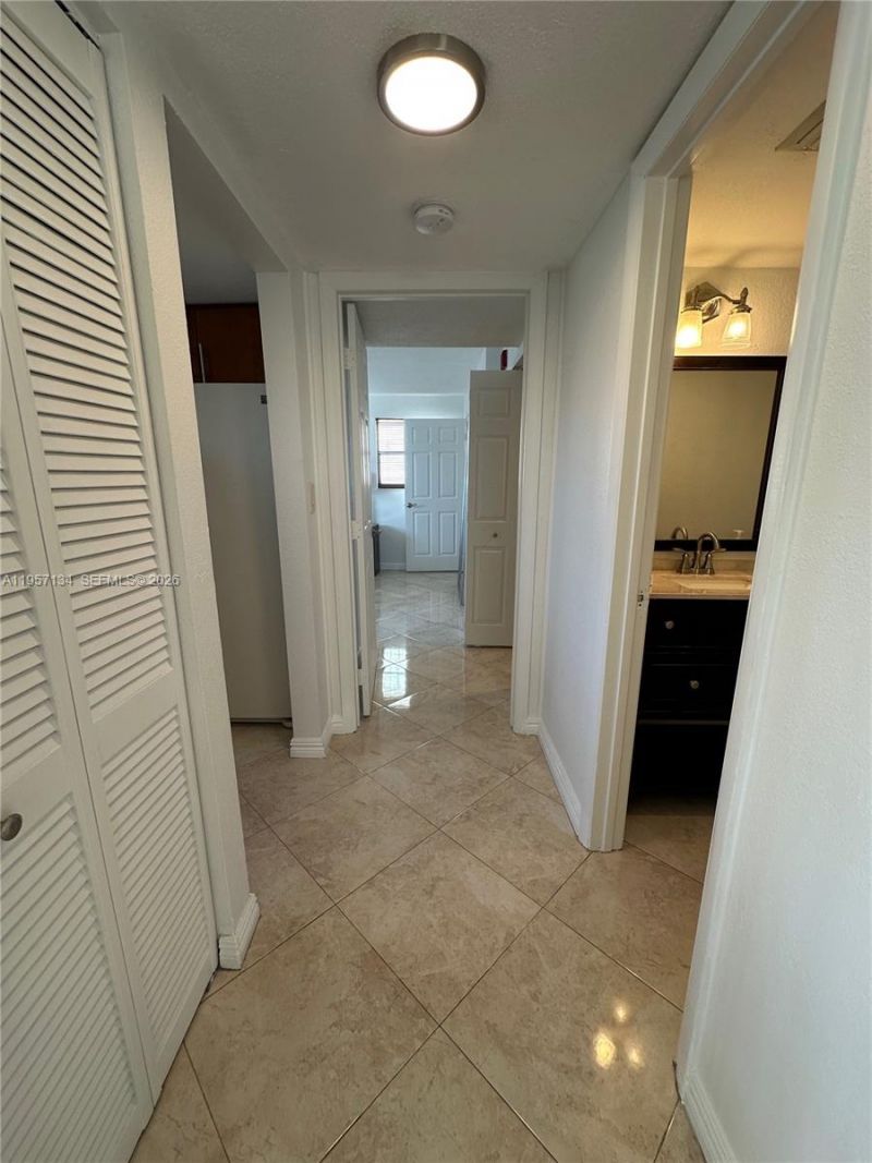 1334 Collins Ave, Unit 204, Miami Beach, FL 33139 Photo