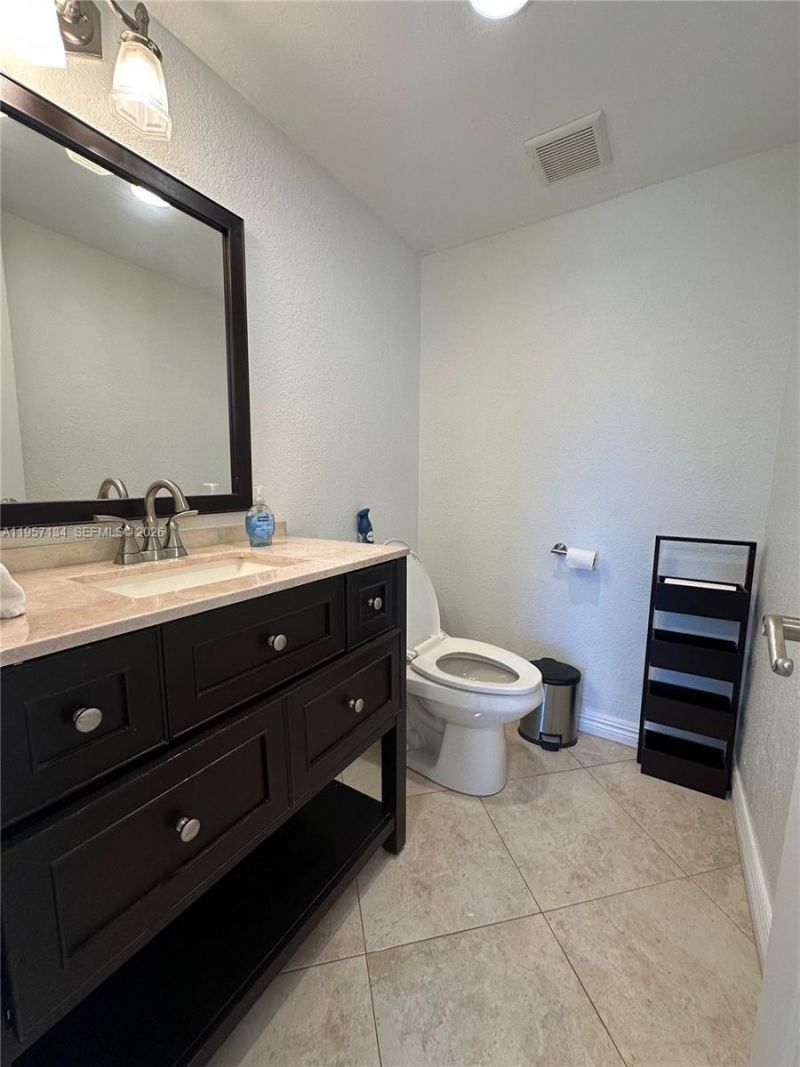 1334 Collins Ave, Unit 204, Miami Beach, FL 33139 Photo