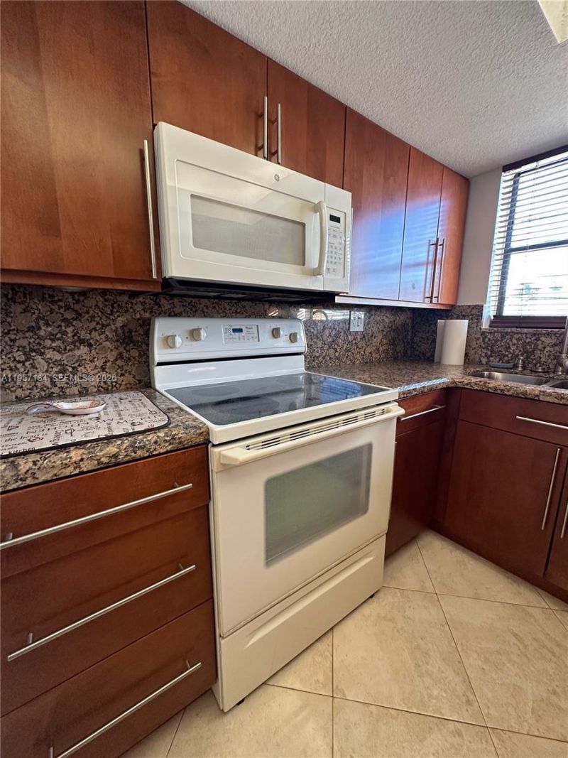 1334 Collins Ave, Unit 204, Miami Beach, FL 33139 Photo