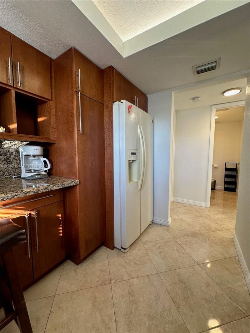 1334 Collins Ave, Unit 204, Miami Beach, FL 33139 Photo