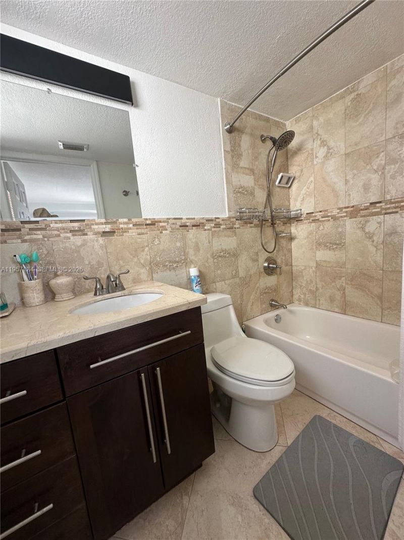 1334 Collins Ave, Unit 204, Miami Beach, FL 33139 Photo