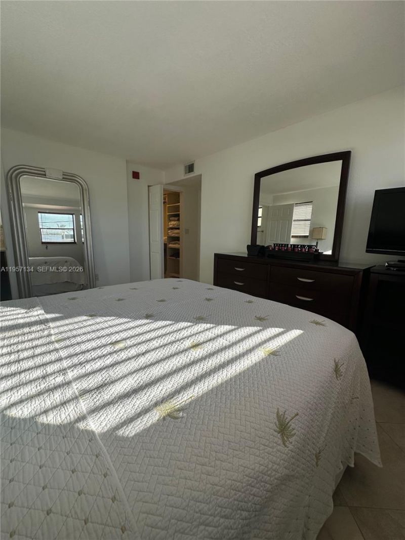 1334 Collins Ave, Unit 204, Miami Beach, FL 33139 Photo