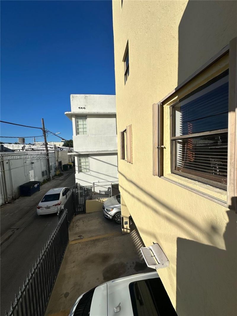 1334 Collins Ave, Unit 204, Miami Beach, FL 33139 Photo