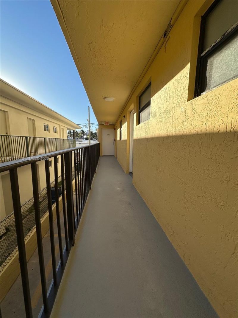 1334 Collins Ave, Unit 204, Miami Beach, FL 33139 Photo