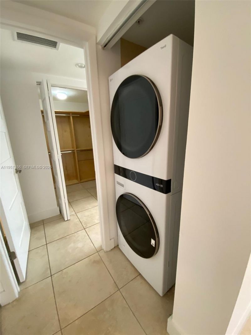 55 Merrick Way, Unit 552, Coral Gables, FL 33134 Photo