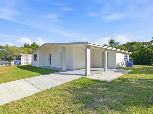 1400 NE 43rd Ct, Pompano Beach, FL 33064